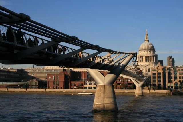 Millennium Bridge - opis budowli