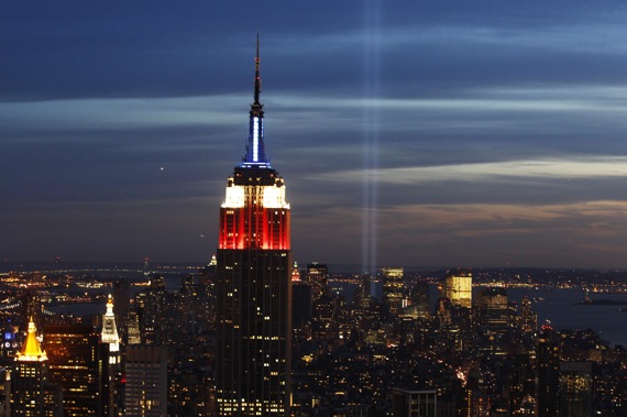 Odmowa oświetlenia Empire State Building biało-czerwonymi kolorami