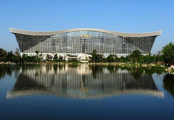 W Chinach otwarto największy budynek świata